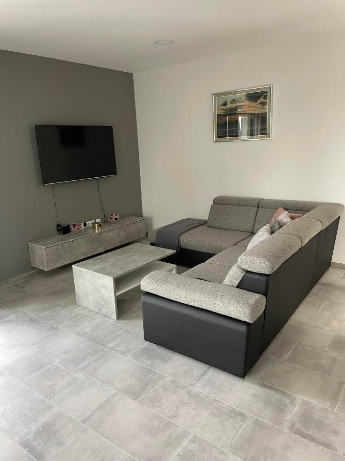 Apartman Ivanica Lukoran Exteriör bild